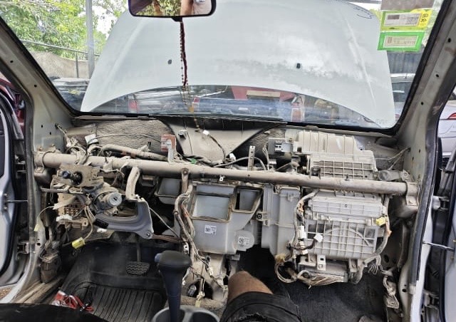 Reparación tablero climatización vehículo — diagnóstico eléctrico AT Electrofresh